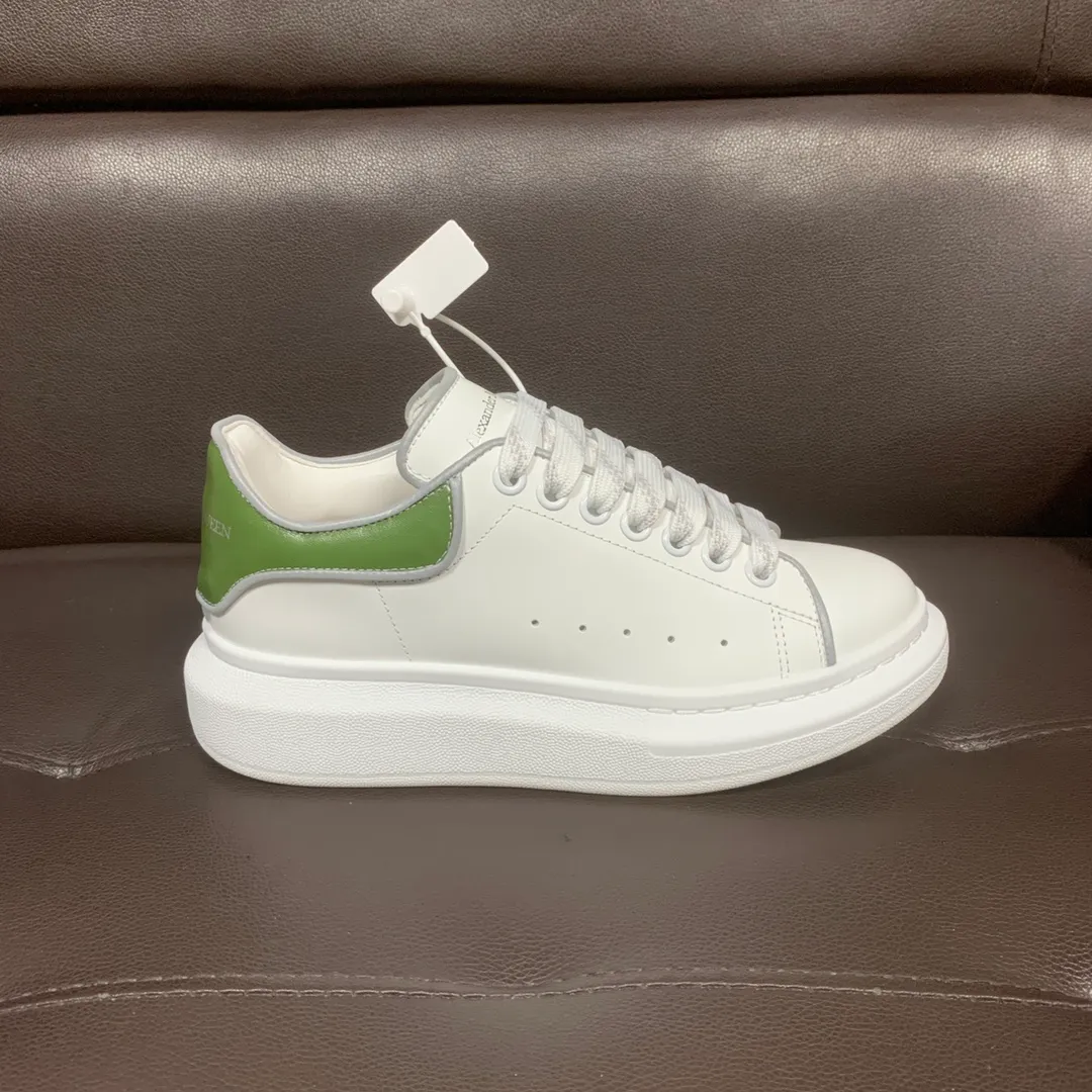 👟👟Ex-factory price 560👟👟 Professional McQueen factory. Top version. Couple style👫 Alexander McQUEEN high version has been upgraded to the highest quality again✅ 💪McQueen Spring, Summer, Autumn and Winter Top version Purchasing level✅ Recruiting national online and offline agents to join🤝 🏆Fabric: Italian imported leather, high texture, water-resistant and does not discolor, 🏆Inner: ️Grade A water-dyed sheepskin imported from Italy is dirt-resistant, sweat-absorbent, breathable and comfortable... The heel is embossed with high temperature convex and concave. 🏆 Foot pads: top-grade Italian super-soft cowhide leather 🏆 Outsole: PU original green transparent counter 1:1 🏆 Shoe box: original beige box. Plus white flip cover and double layer protection. Cloth bag, handbag. Certificate of 1:1 mold opening 4-piece set. Delivered with a pair of shoelaces. 🖕🏿🖕🏿🖕🏿You can choose any pair of shoelaces in any color of our factory. 🏆Code number: female 34-41. male 38-46. 🏆Special remarks (female size 34.40.41, male size 38.45.46 are customized and cannot be returned or exchanged) Please note when placing an order in Niuli! Win-win cooperation🤝